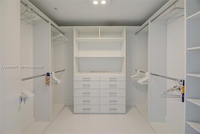 Building Photo - 17111 Biscayne Blvd