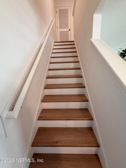Building Photo - 8326 Zenith Cir