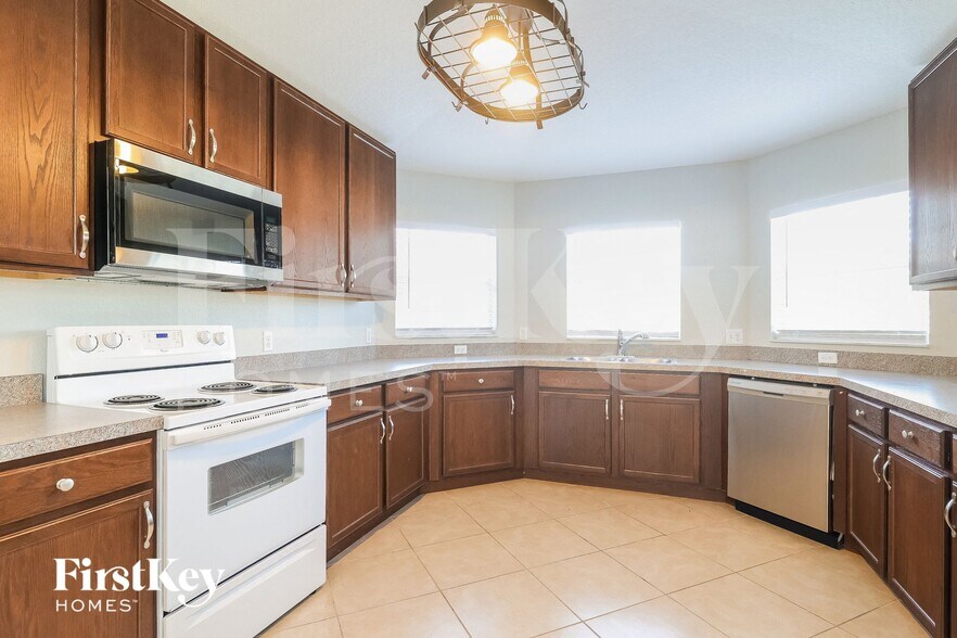 Building Photo - 850 Terranova Rd