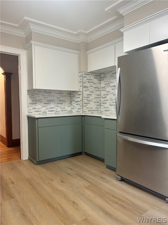 Building Photo - 385 Berryman Dr