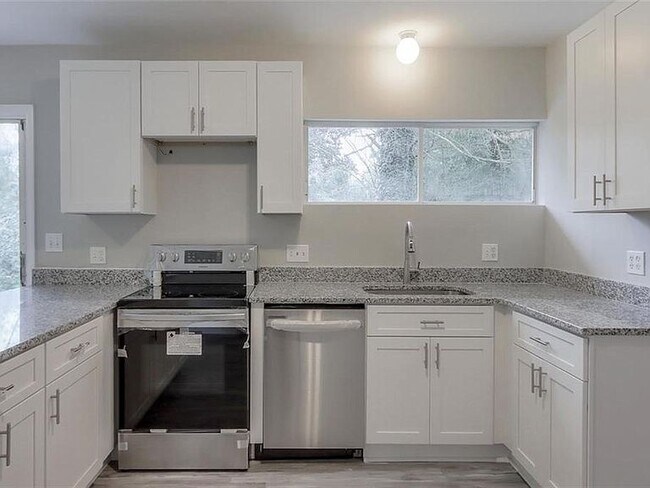 Building Photo - 4056 Dallas Acworth Hwy NW