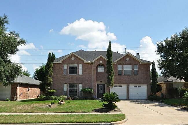 Primary Photo - 23119 S Waterlake