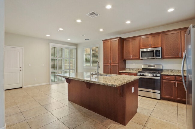 Building Photo - 3920 Purple Finch Ln