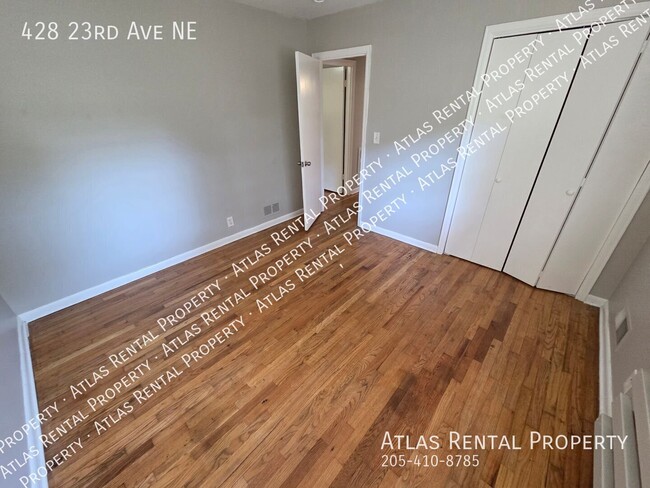 Building Photo - 428 23rd Ave NE