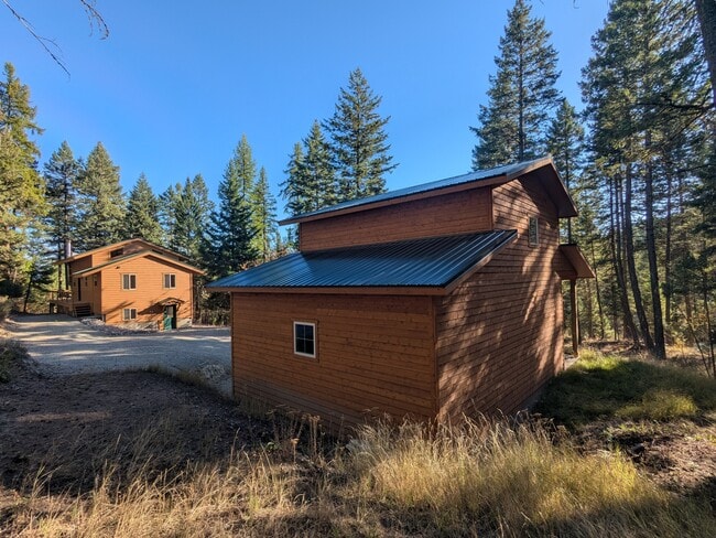 Building Photo - 286 Antler Rdg Rd