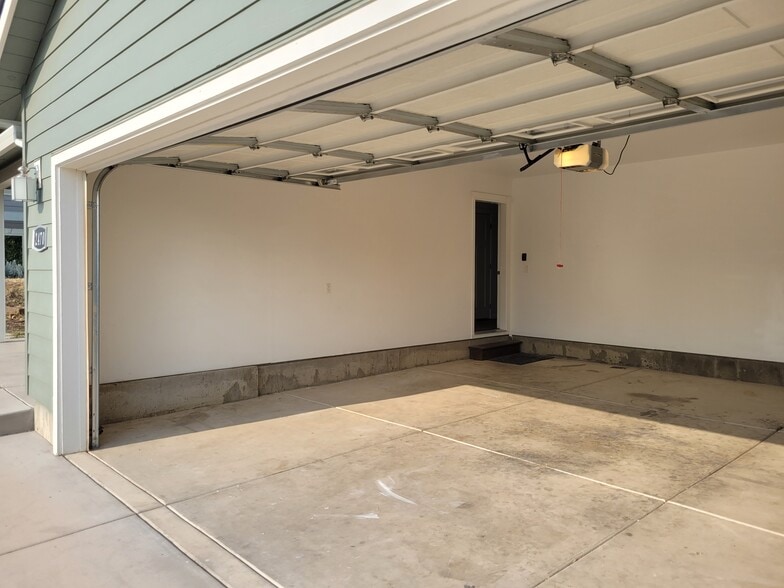 Building Photo - 2470 Herrington Way
