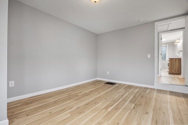 Building Photo - 1620 Kings Hwy