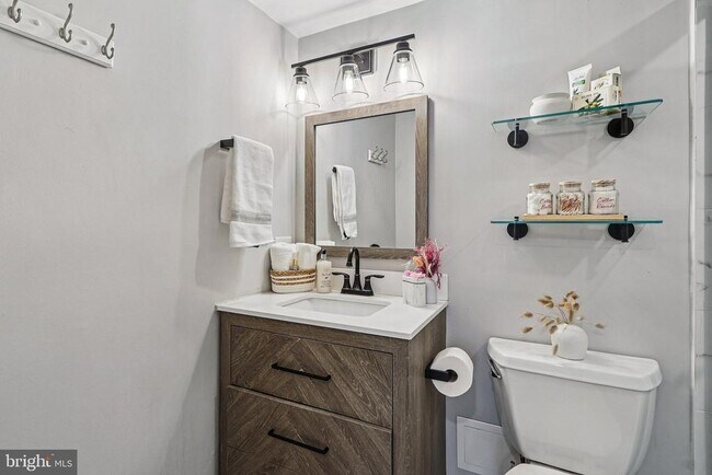 Building Photo - 4620 N Park Ave