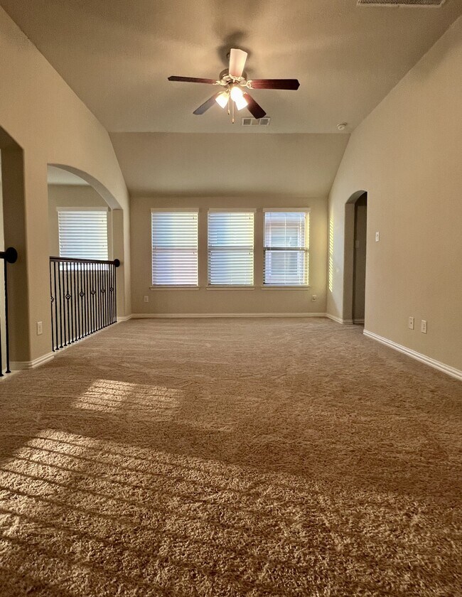 Building Photo - 2104 Indigo Dr
