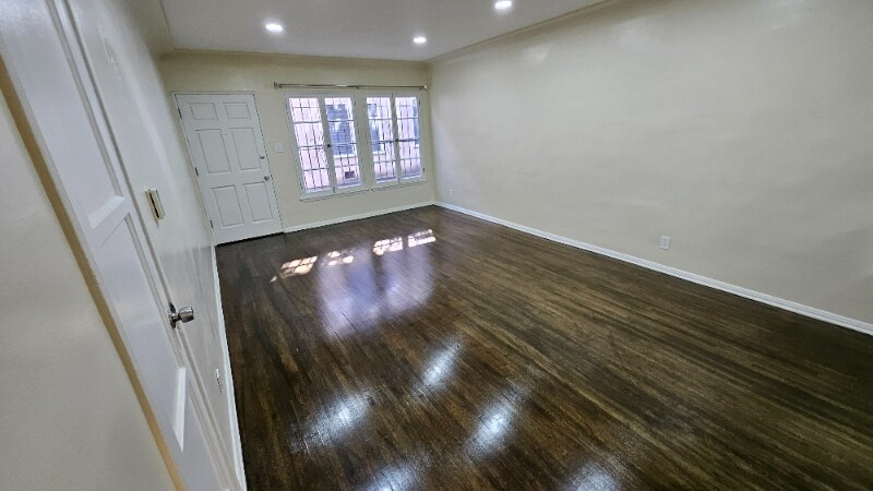 Building Photo - 120 N Gale Dr