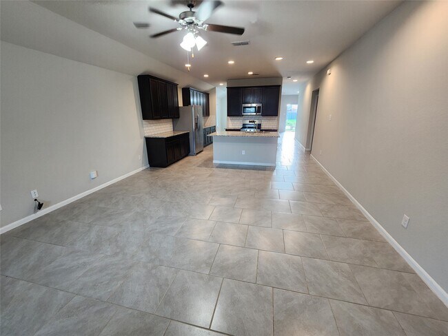 Building Photo - 1310 Central Heights Dr