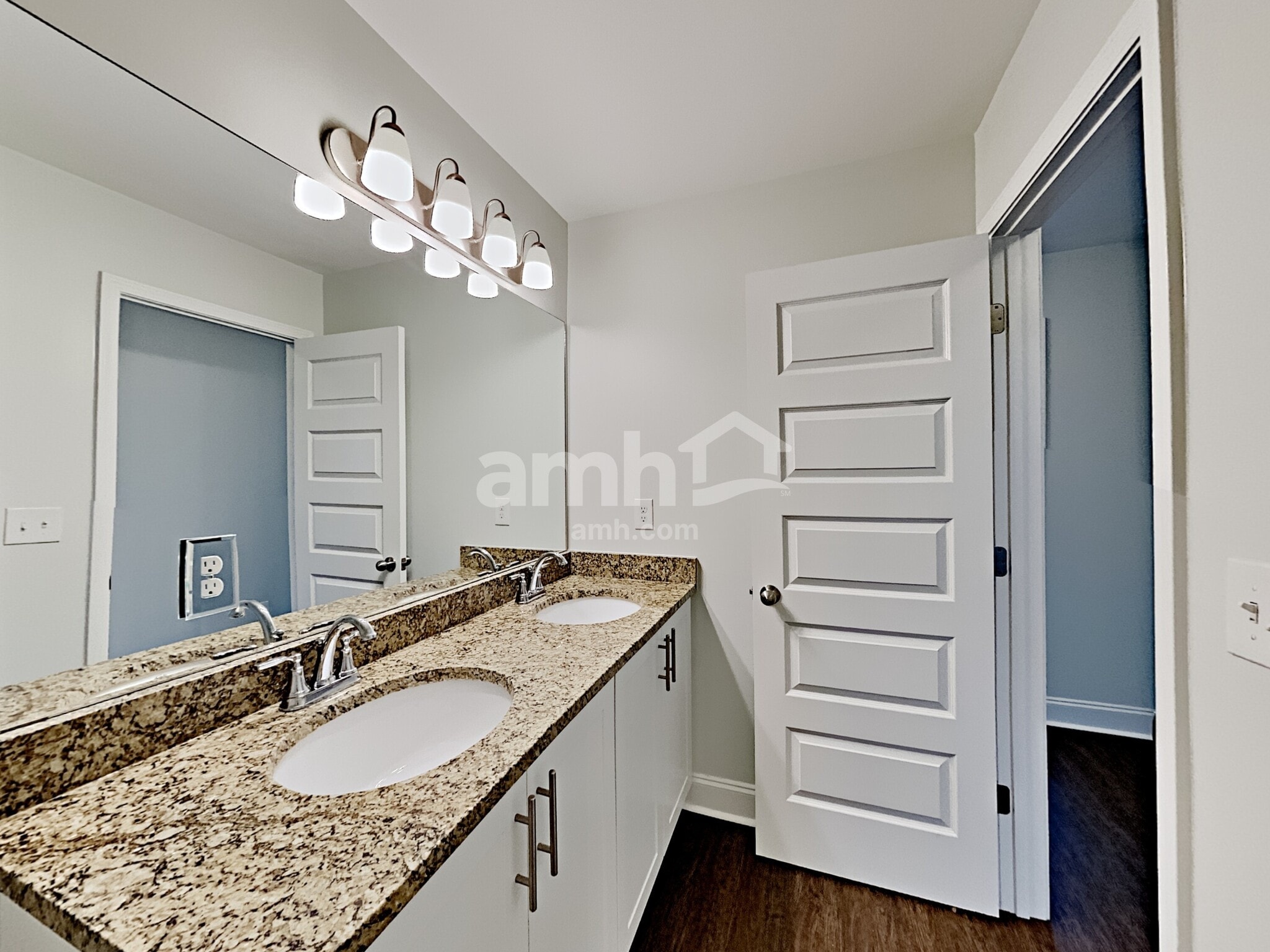 Building Photo - 5234 Tupelo St