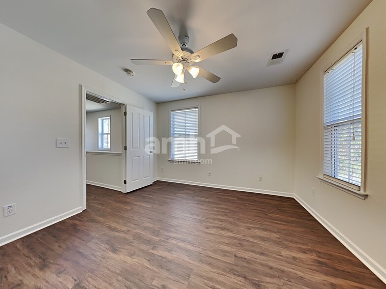 Building Photo - 413 Verbena Ave