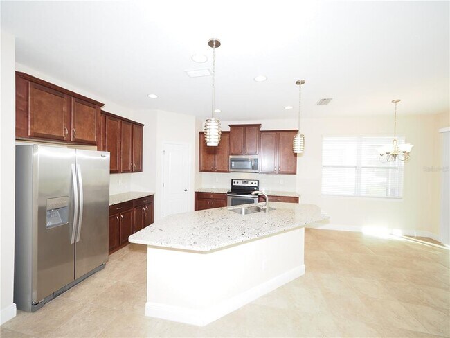 Building Photo - 995 Molly Cir