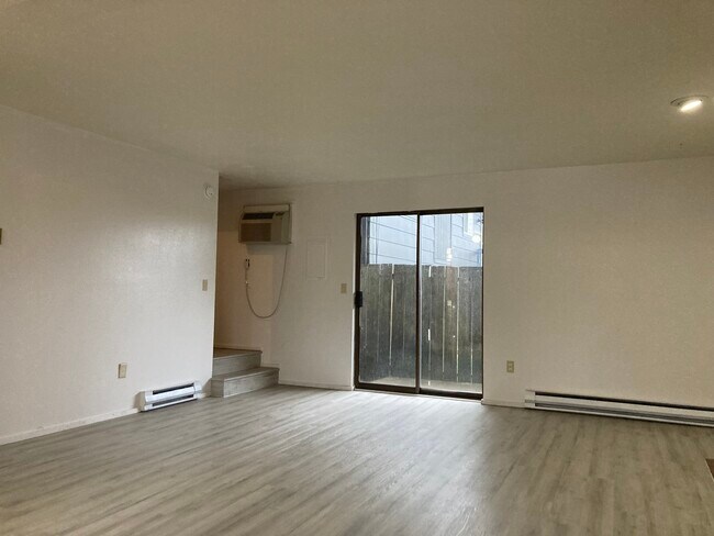 Living Room w/ outside access - 417 E Wabash Ave