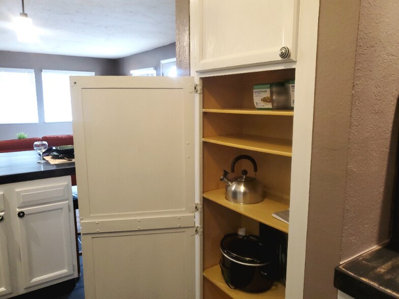 Building Photo - 857 S Van Gordon Ct