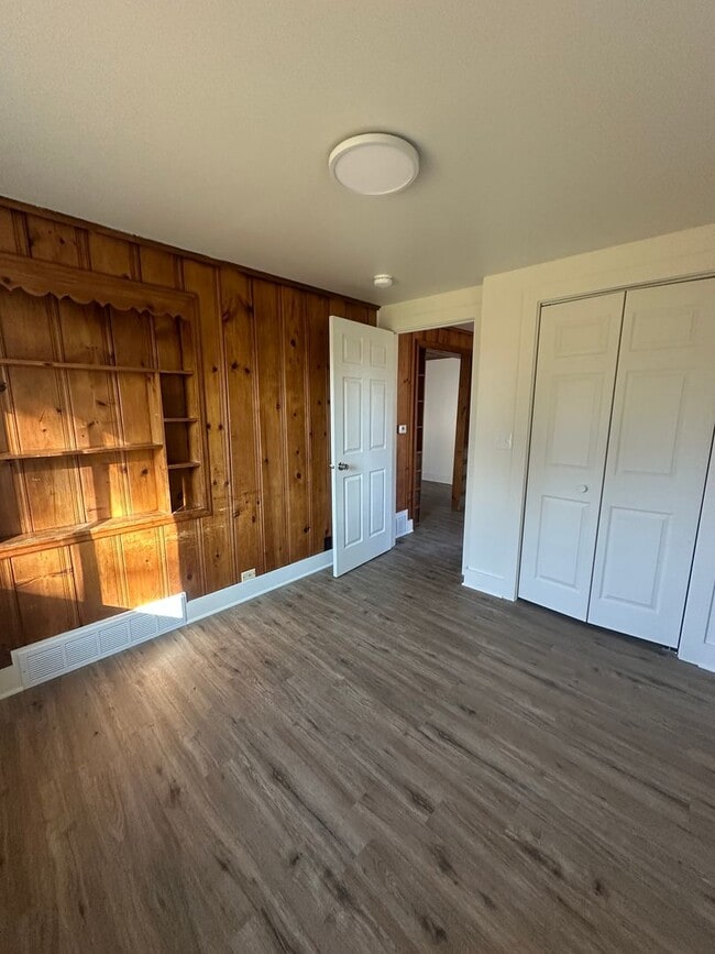 Building Photo - W3699 Springfield Rd