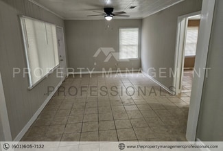 Building Photo - 140 Neatherwood Dr