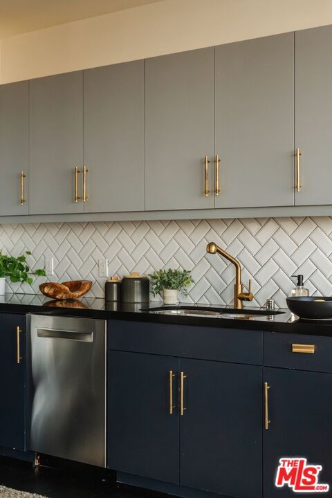 Building Photo - 655 S Hope St