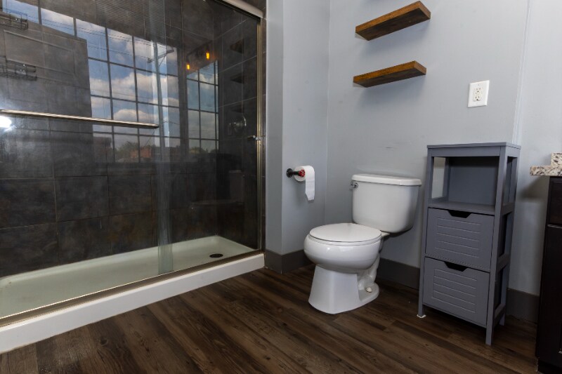 Building Photo - 570 S Front St