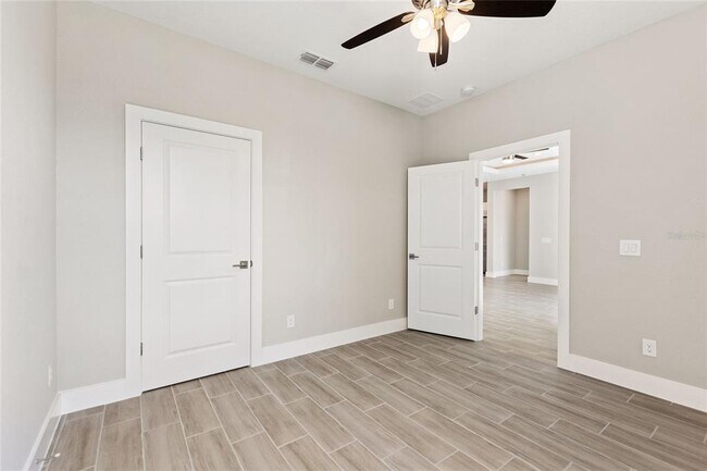 Building Photo - 115 Big Sioux Dr