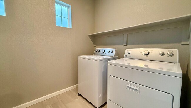 Building Photo - Modern Single-Family Home in Desirable Gold Hill Mesa — Built in 2021