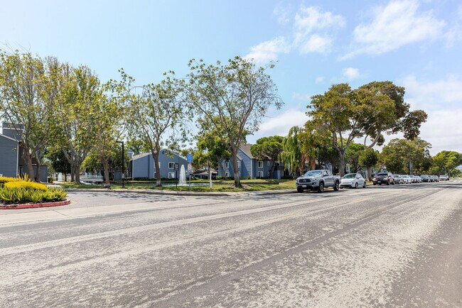 Building Photo - 127 Rock Harbor Ln