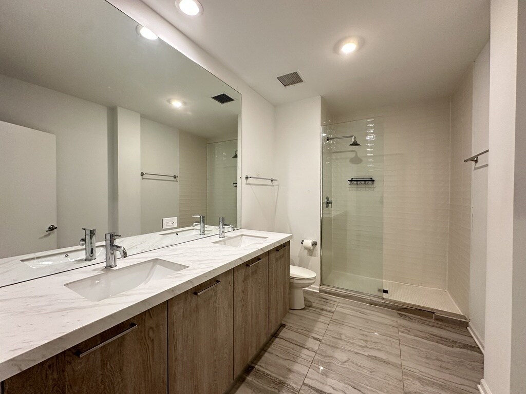 Building Photo - 2550 S Wabash Ave