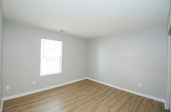 Building Photo - Updated Three Bedroom Single Family Home i...
