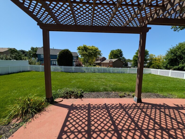 Building Photo - 5612 N 139th Ave