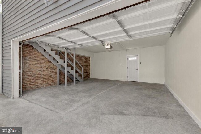Building Photo - 739 Rock Creek Church Rd NW