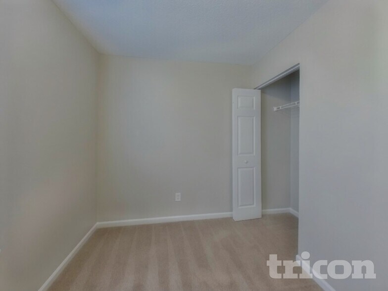 Building Photo - 208 Denby Cir