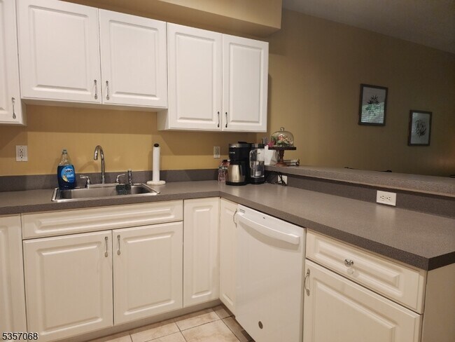 Building Photo - 53 Mountain View Ct