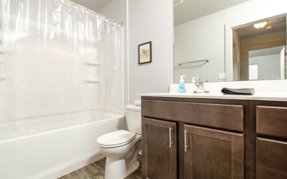 Building Photo - 4817 NE Sherman Ln