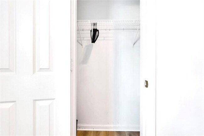 Building Photo - 56 Holly Rd NW