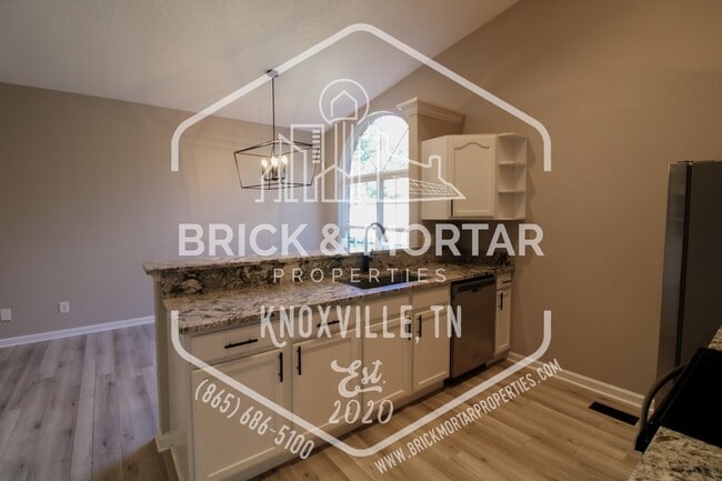 Building Photo - 8635 Constance Way