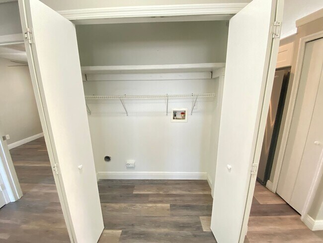 Building Photo - 2439 Harbor Town Dr