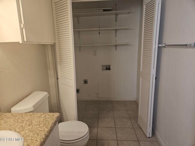 Building Photo - 6832 Escondido Dr