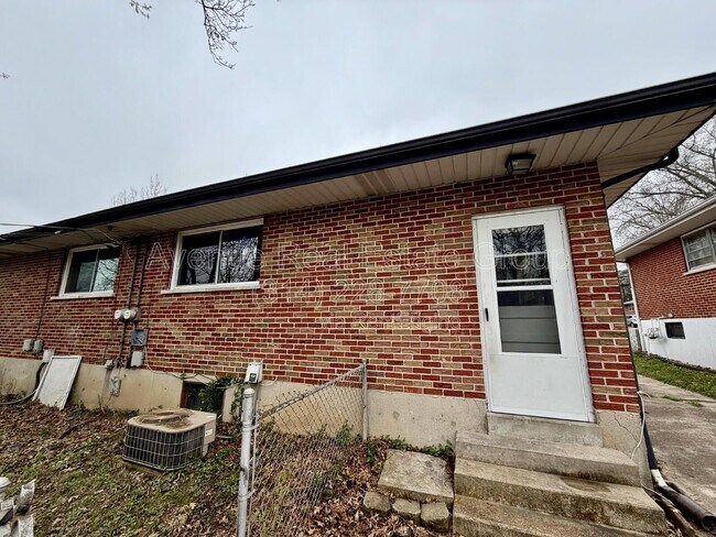 Building Photo - 8821 McNulty Dr