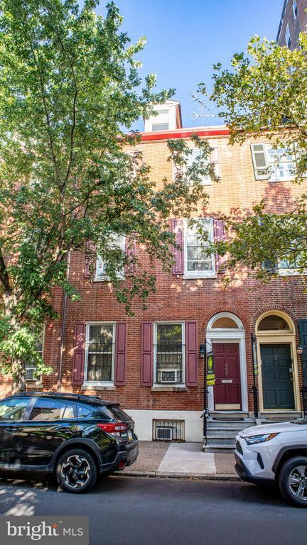 Building Photo - 265 S 9th St
