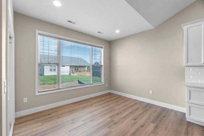 Building Photo - 2272 Heywood Mdws