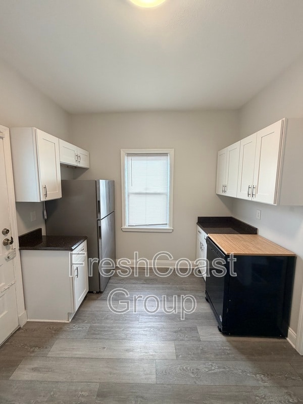 Building Photo - 2049 W 28th St