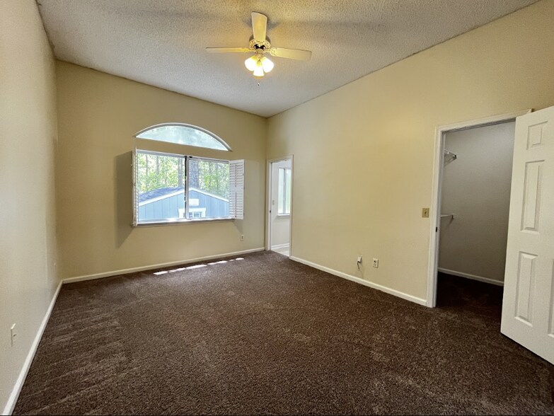 Building Photo - 1159 Radis Pl