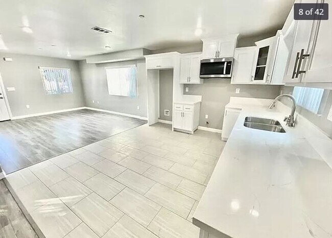 Building Photo - BROADWAY (10611)