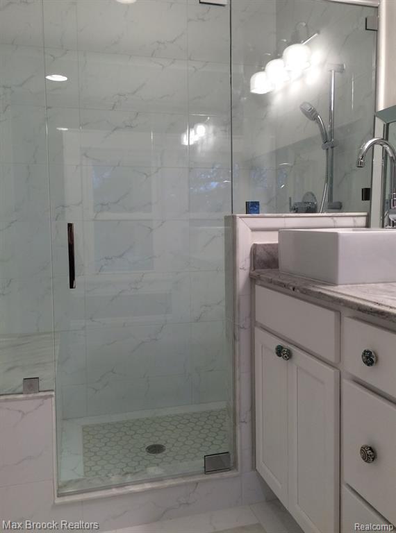 Building Photo - 115 E Lincoln St