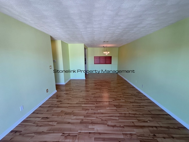 Building Photo - Newly Renovated Condo For Rent in North At...