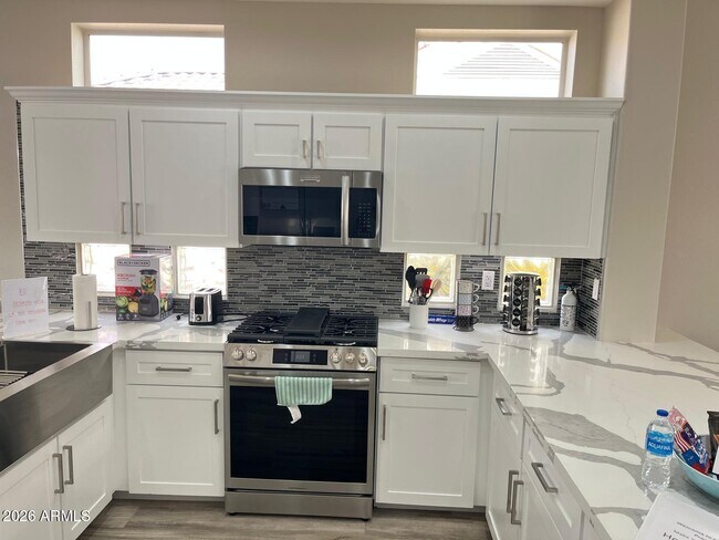 Building Photo - 14608 W Horizon Dr