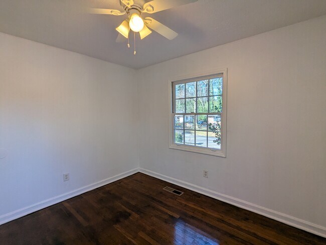 Building Photo - 4446 Falcon Ct