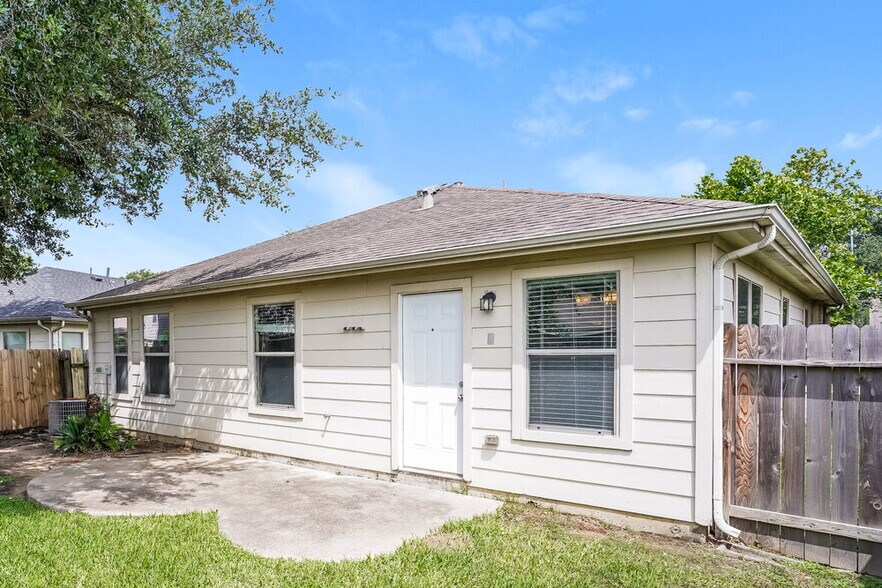 Building Photo - 20639 Tealbrook Dr