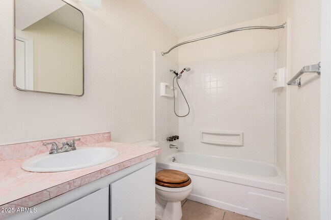 Building Photo - 2409 W Cortez St